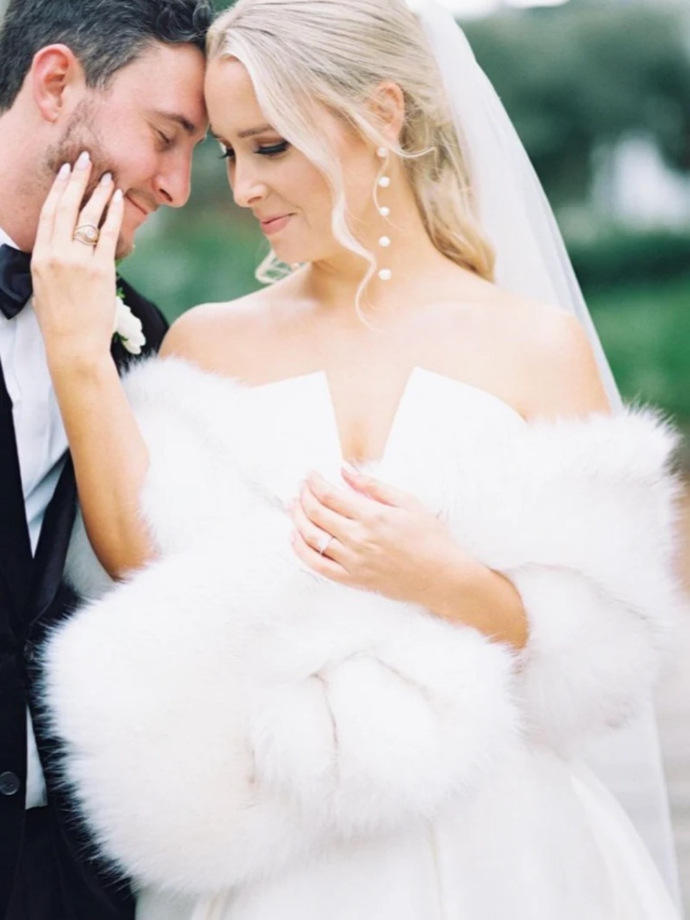 Luxury White Faux Fur Bridal Wrap